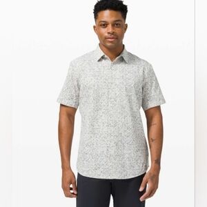 Lululemon Airing Easy Short Sleeve Shirt Grid Block White Opal Rhino Grey 2XL